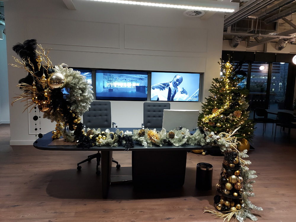 10. McCann Xmas receptiuon desk front on lr