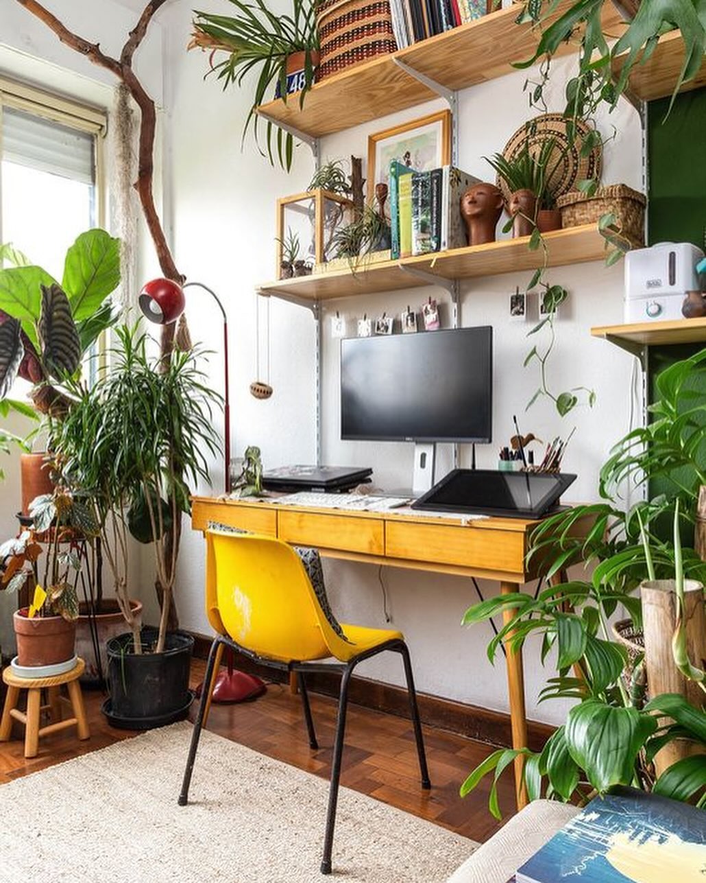 Desk 1