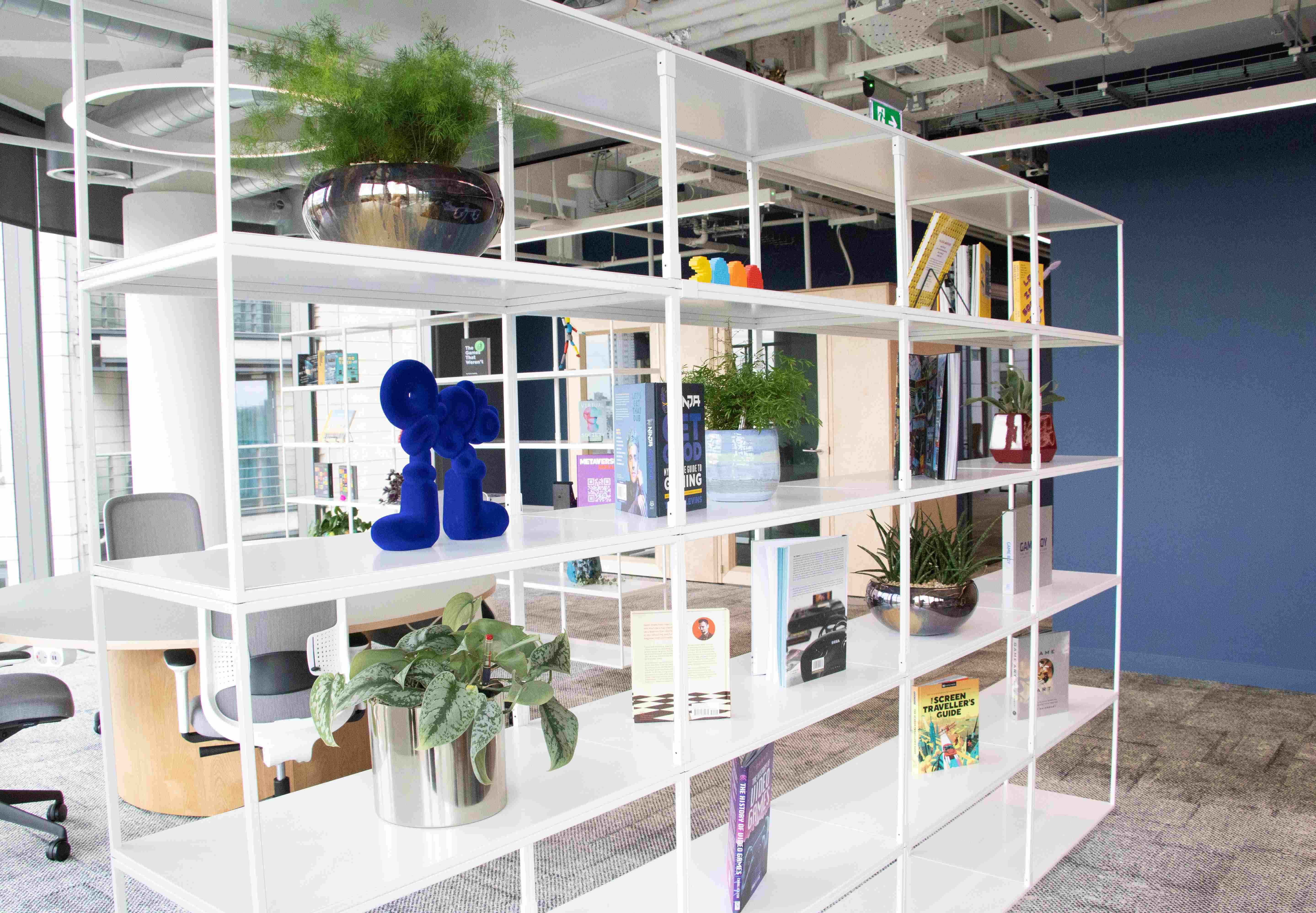 Photo 14 Gaming Desk Top Planters lr