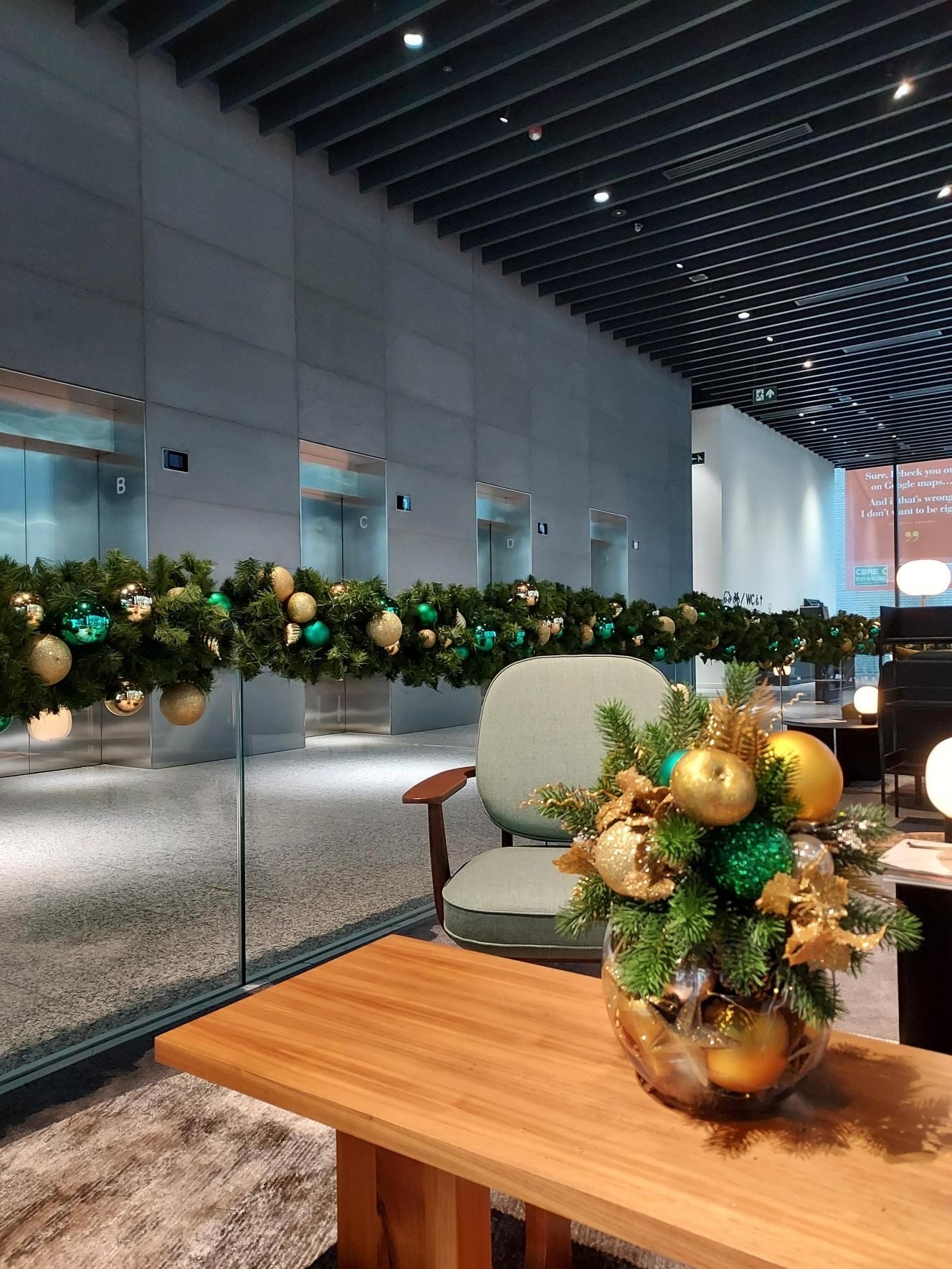 Colmore row Christmas desktop display and garland